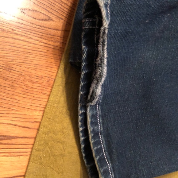 Red Label Lindon - Picture 5 of 6